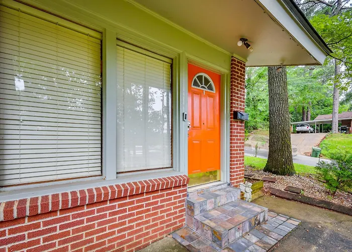 3 Mi To Dtwn Montgomery: Quiet Family Getaway!