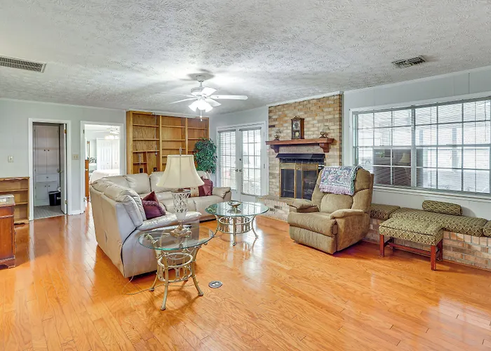 Spacious Downtown Montgomery Home W/ Yard, Patio!